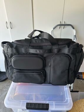 Lululemon travel bag duffle